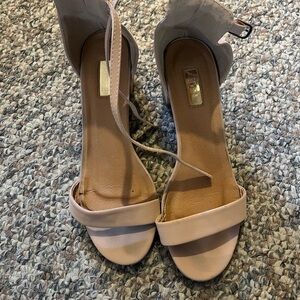 3/$20 Pale pink heels